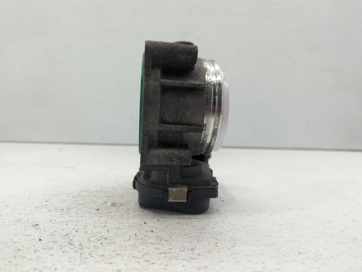 2007-2013 Bmw 328i Throttle Body P/N:1354 7556118 01 1354 7556118-04, 1354 7556118-03 Fits Fits 2007 2008 2009 2010 2011 201