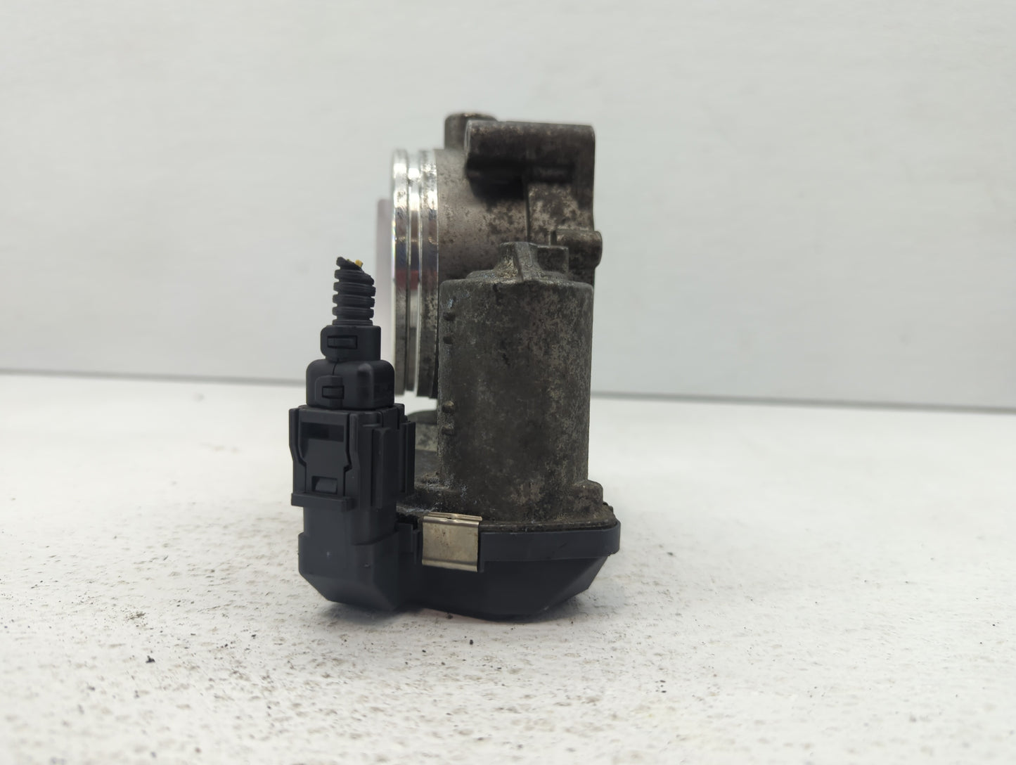 2007-2013 Bmw 328i Throttle Body P/N:1354 7556118 01 1354 7556118-04, 1354 7556118-03 Fits Fits 2007 2008 2009 2010 2011 201