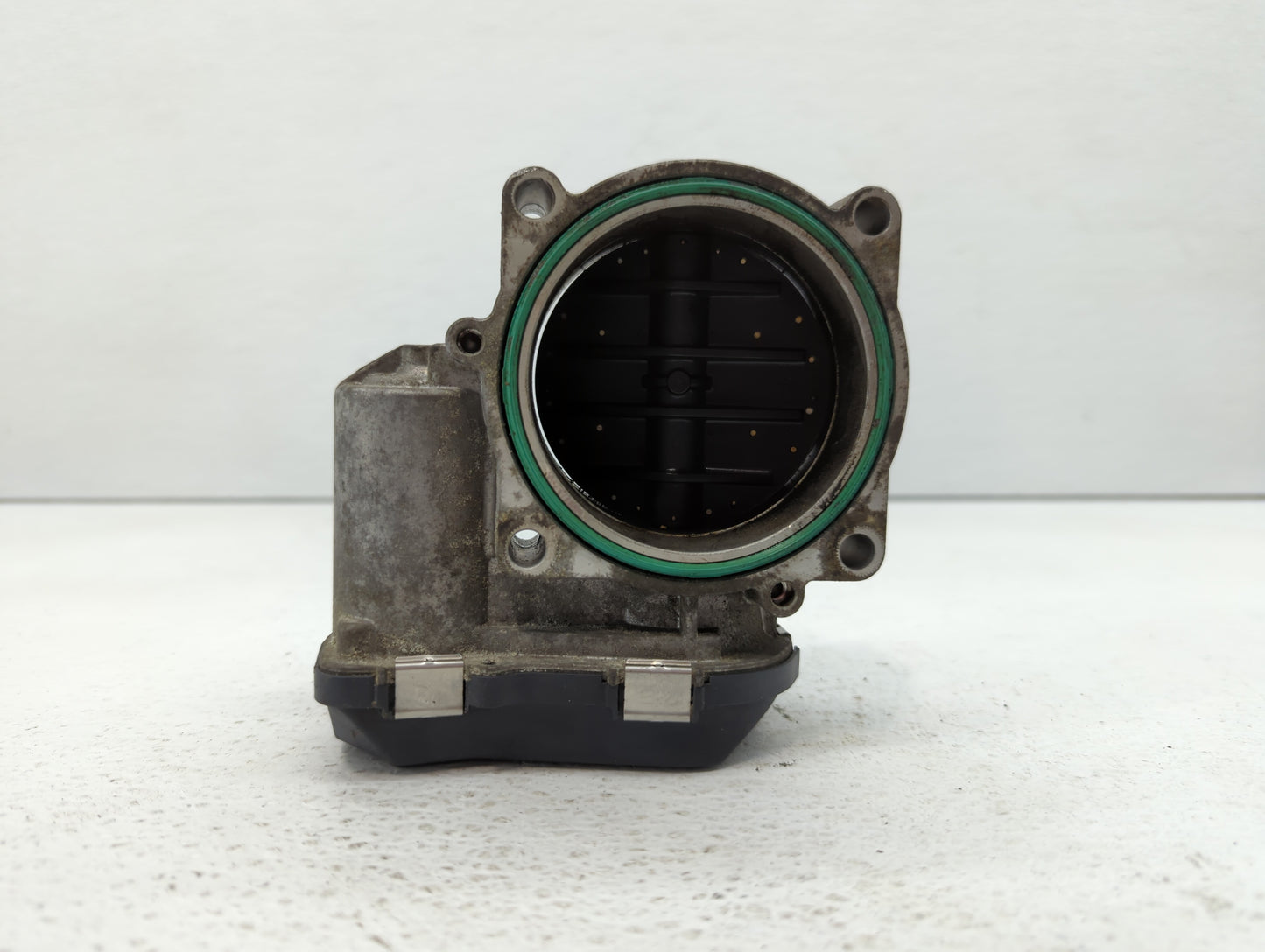 2007-2013 Bmw 328i Throttle Body P/N:7 556 118 1354 7556118-04, 1354 7556118-03 Fits Fits 2007 2008 2009 2010 2011 2012 2013