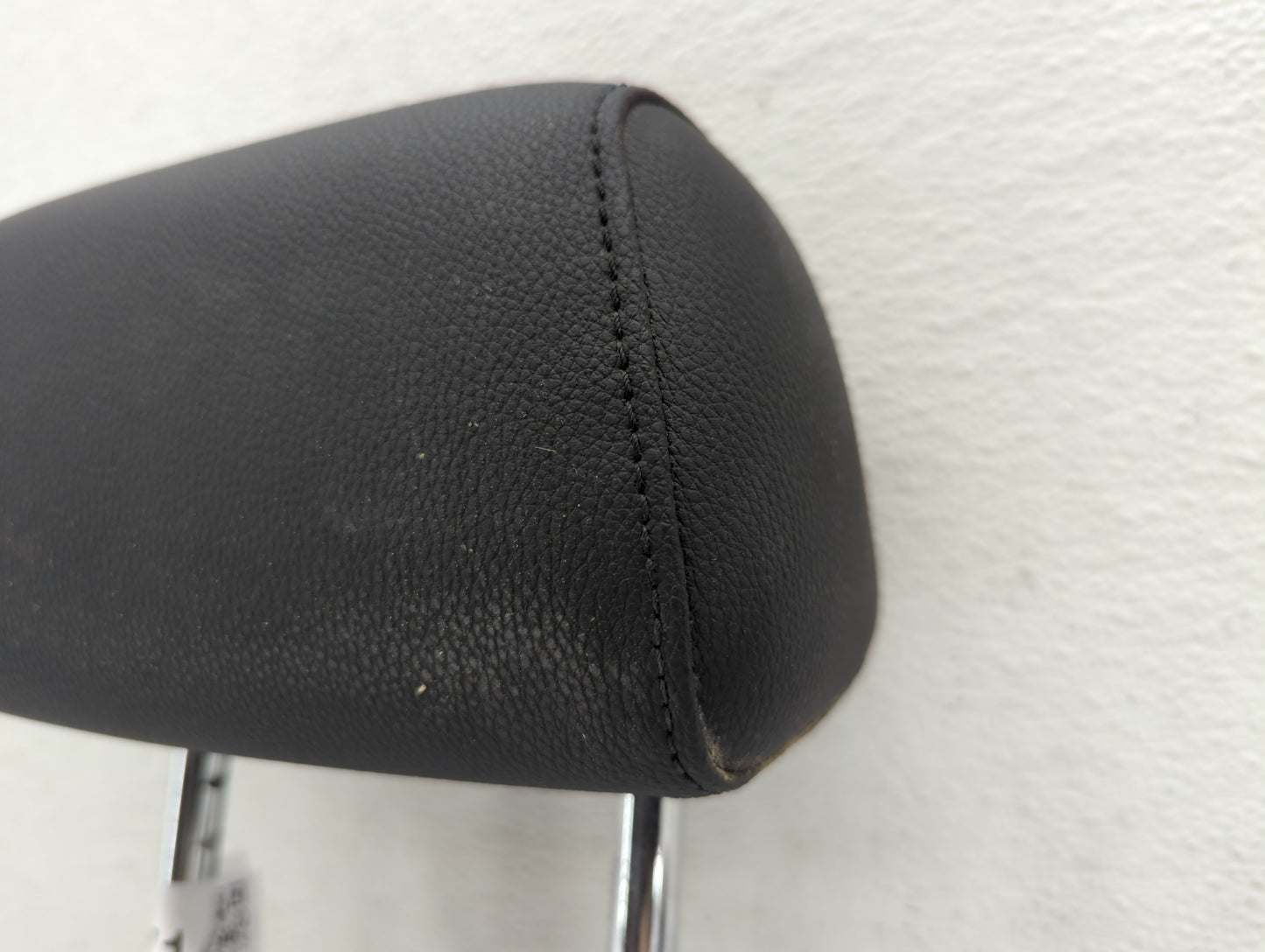 2007-2013 Bmw 328i Headrest Head Rest Front Driver Passenger Seat Black - Oemusedautoparts1.com