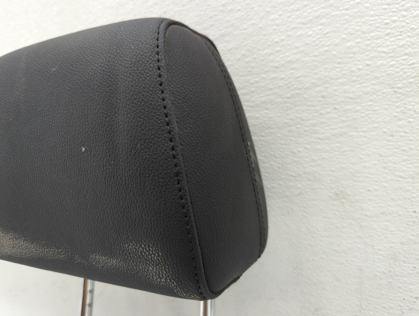 2007-2013 Bmw 328i Headrest Head Rest Front Driver Passenger Seat Fits Fits 2007 2008 2009 2010 2011 2012 2013 OEM Used Auto