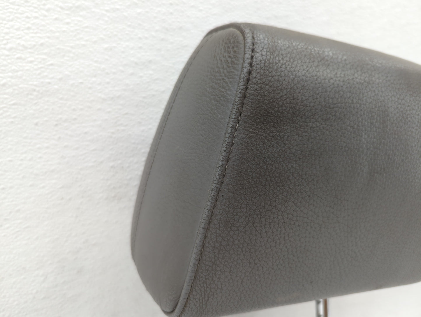 2007-2013 Bmw 328i Headrest Head Rest Rear Seat Fits Fits 2007 2008 2009 2010 2011 2012 2013 OEM Used Auto Parts - Oemusedau