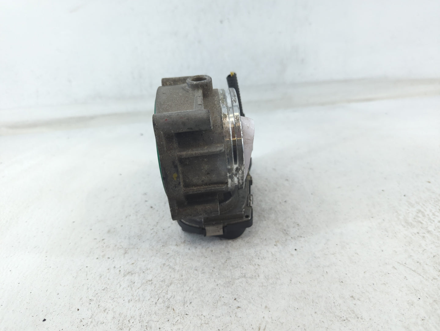 2007-2013 Bmw 328i Throttle Body P/N:7556 1180-01 A2C53112155 Fits Fits 2007 2008 2009 2010 2011 2012 2013 OEM Used Auto Par