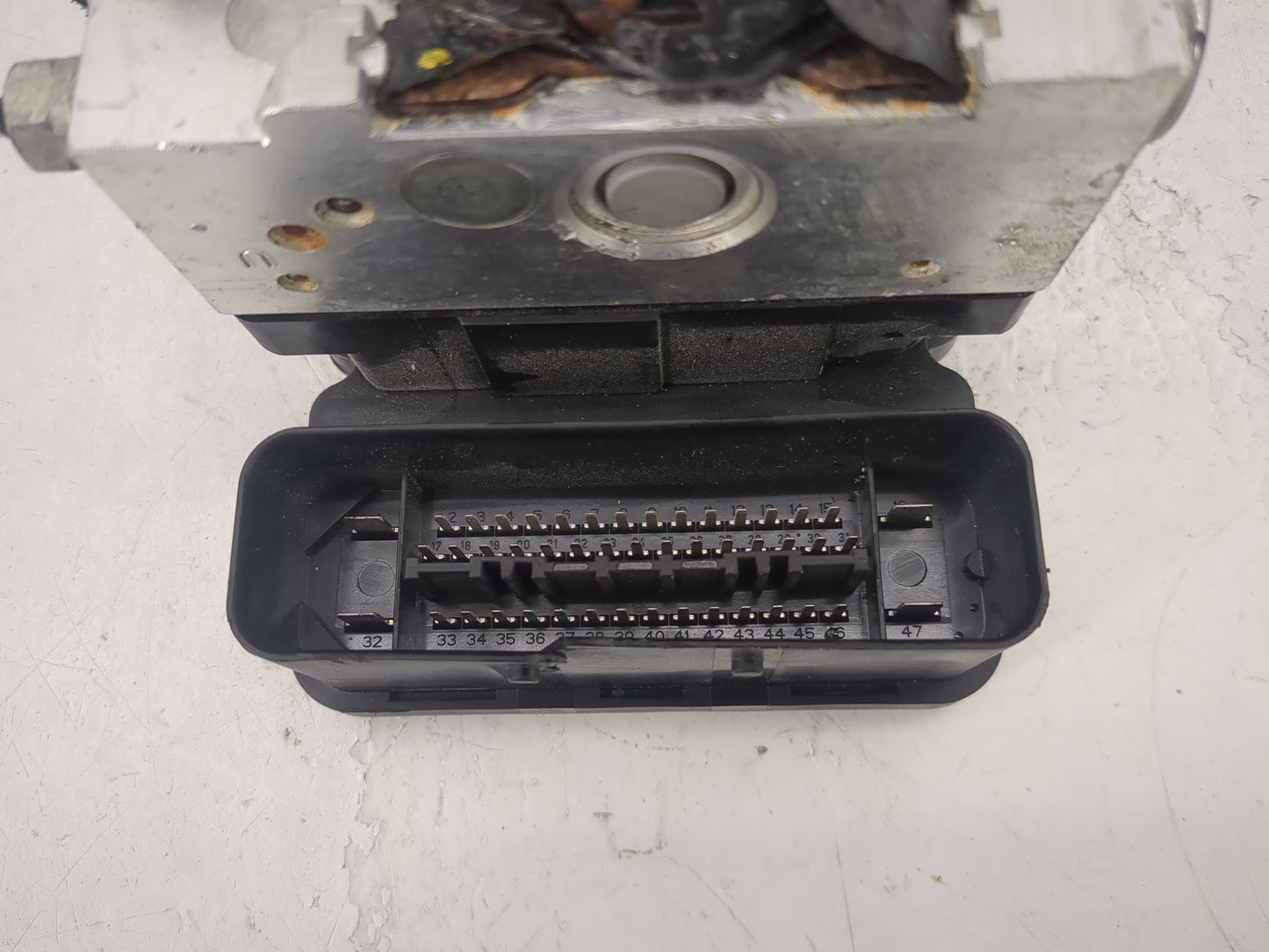 2007 Bmw 330i ABS Pump Control Module Replacement P/N:3451-6790146-01 3452 6776067-01 Fits OEM Used Auto Parts - Oemusedauto