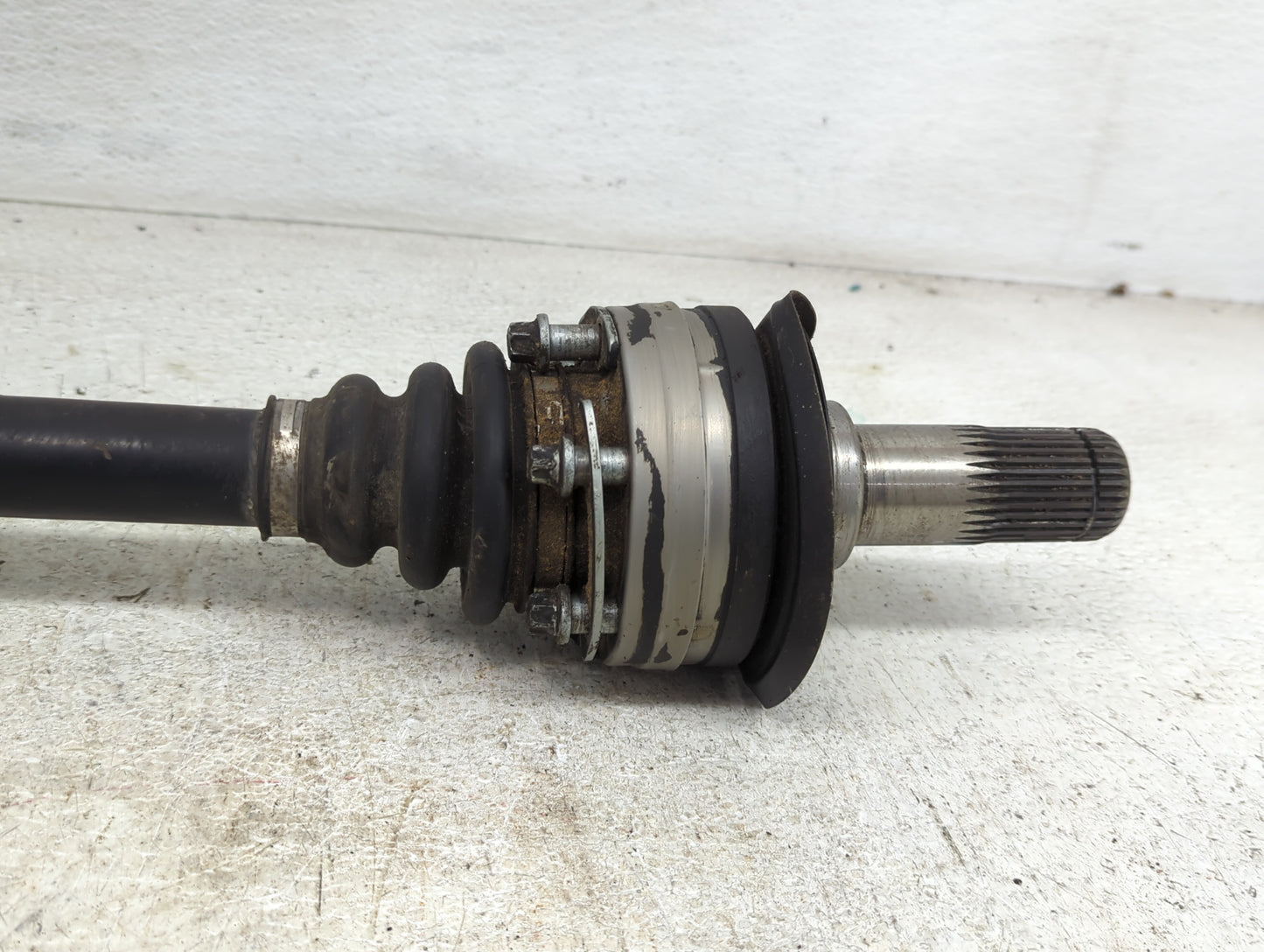 2007-2007 Bmw 335i Axle Shaft Front Passenger Cv C/v - Oemusedautoparts1.com