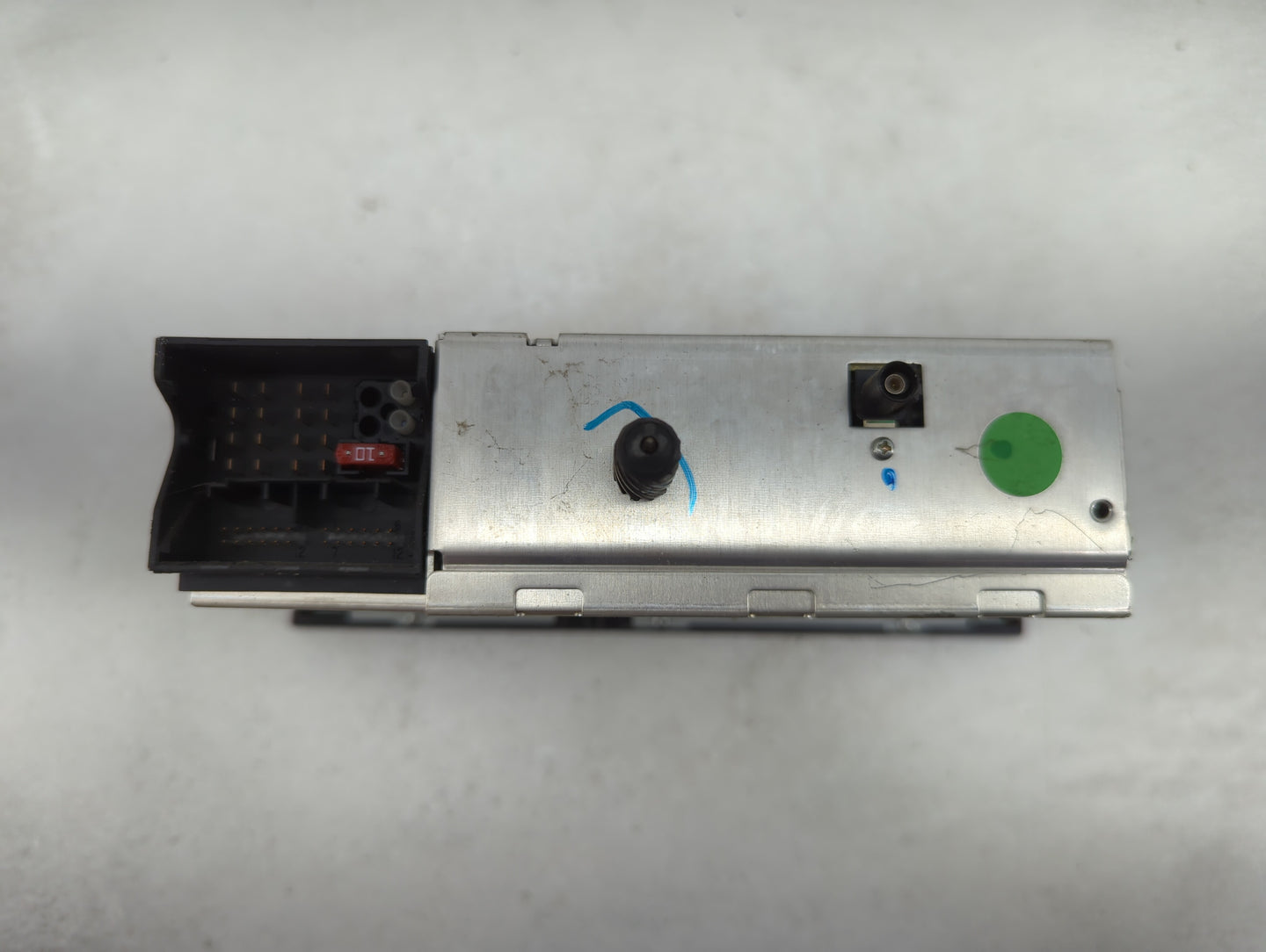 2007 Bmw 335i Radio AM FM Cd Player Receiver Replacement P/N:9132216 Fits OEM Used Auto Parts - Oemusedautoparts1.com