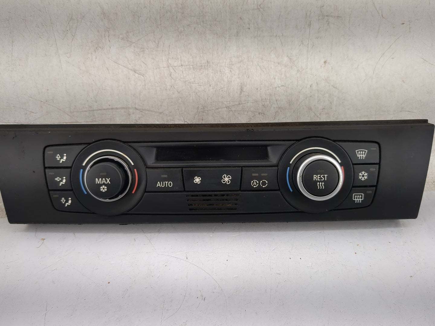 2007-2009 Bmw 335i Climate Control Module Temperature AC/Heater Replacement P/N:9119686-01 Fits Fits 2007 2008 2009 OEM Used