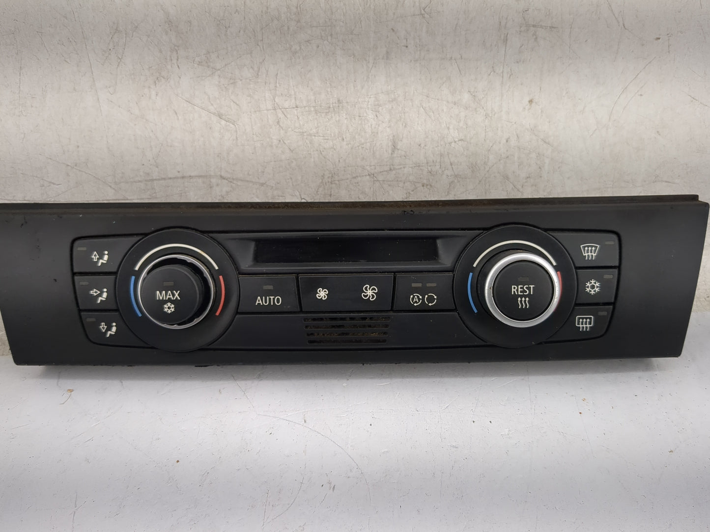 2007-2009 Bmw 335i Climate Control Module Temperature AC/Heater Replacement P/N:9119686-01 Fits Fits 2007 2008 2009 OEM Used