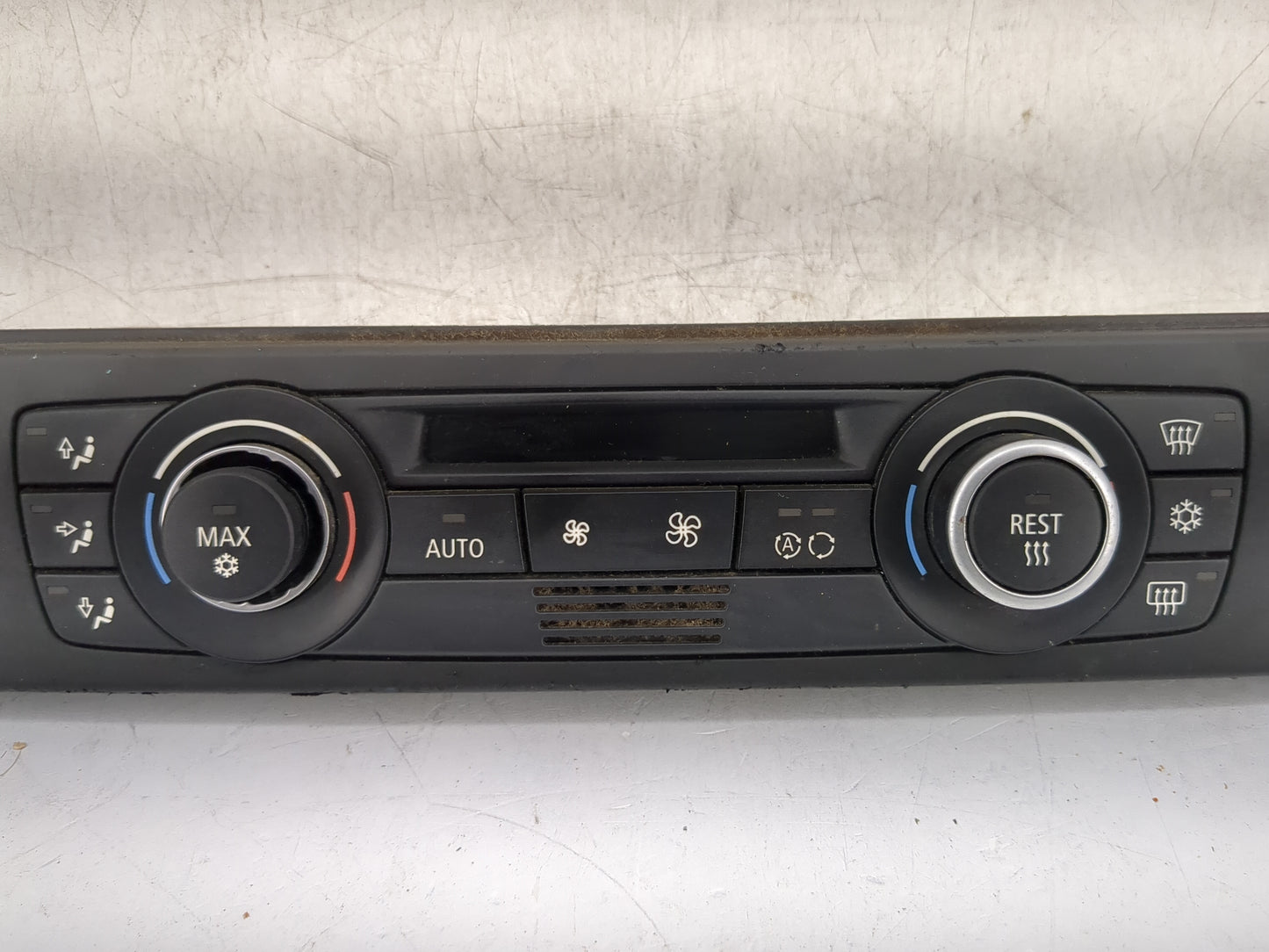 2007-2009 Bmw 335i Climate Control Module Temperature AC/Heater Replacement P/N:9119686-01 Fits Fits 2007 2008 2009 OEM Used