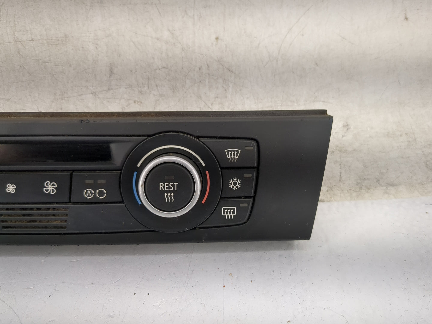 2007-2009 Bmw 335i Climate Control Module Temperature AC/Heater Replacement P/N:9119686-01 Fits Fits 2007 2008 2009 OEM Used