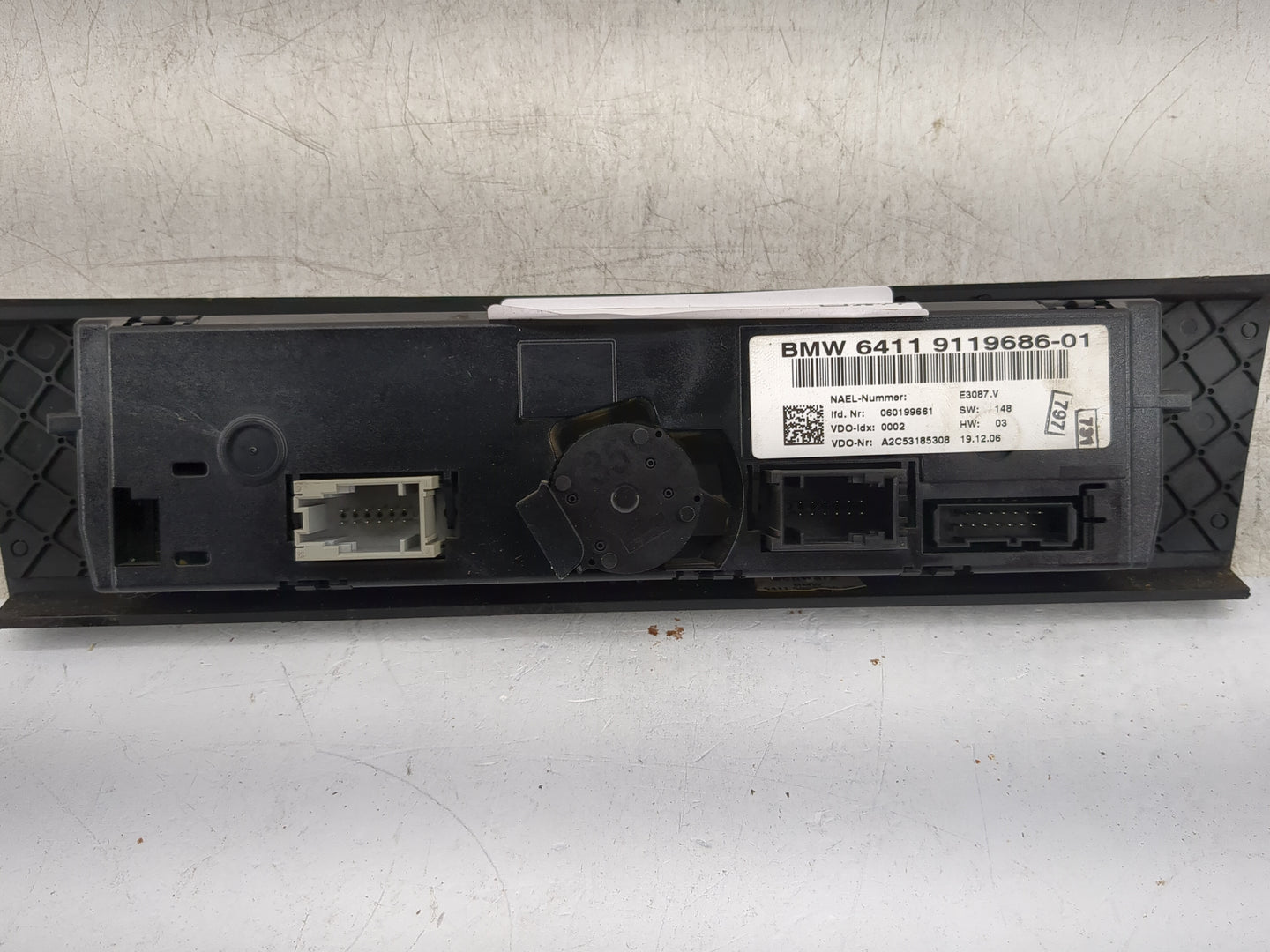 2007-2009 Bmw 335i Climate Control Module Temperature AC/Heater Replacement P/N:9119686-01 Fits Fits 2007 2008 2009 OEM Used