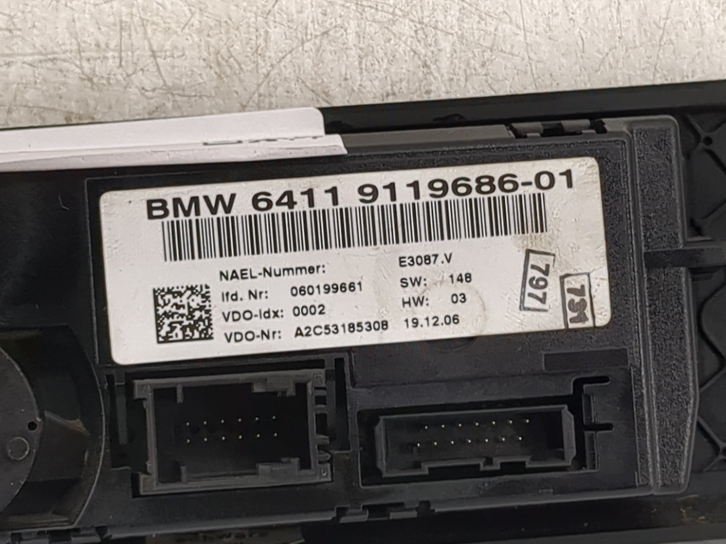 2007-2009 Bmw 335i Climate Control Module Temperature AC/Heater Replacement P/N:9119686-01 Fits Fits 2007 2008 2009 OEM Used