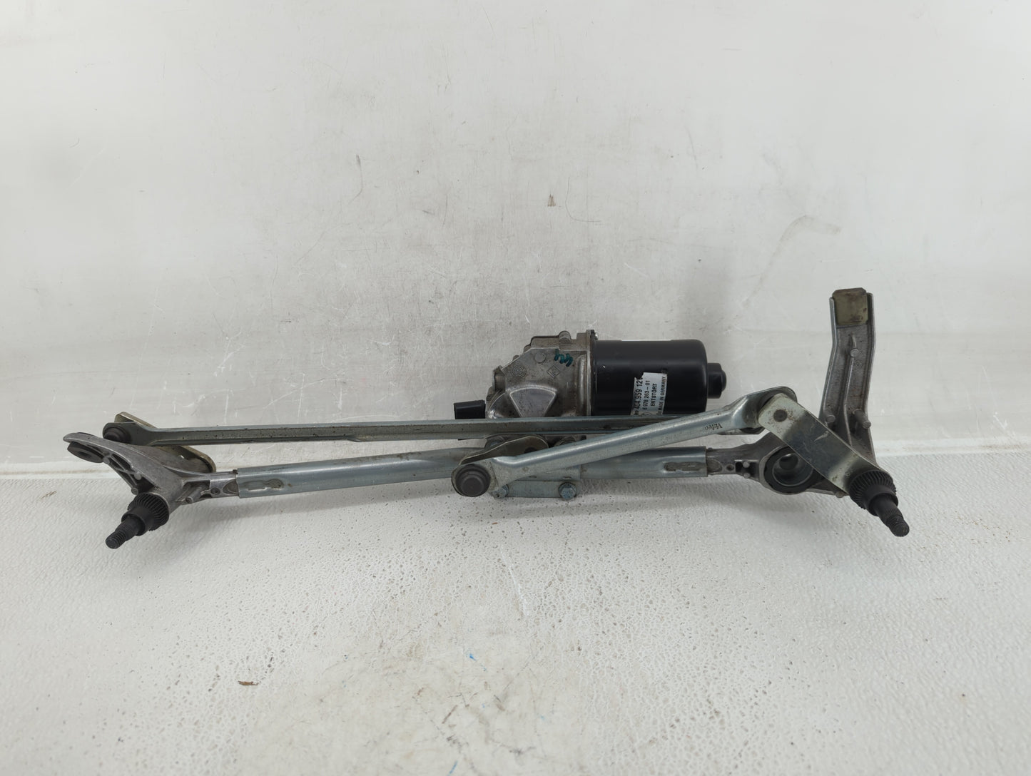 2007 Bmw 335i Front Windshield Wiper Motor P/N:6 978 263-01 Fits OEM Used Auto Parts - Oemusedautoparts1.com