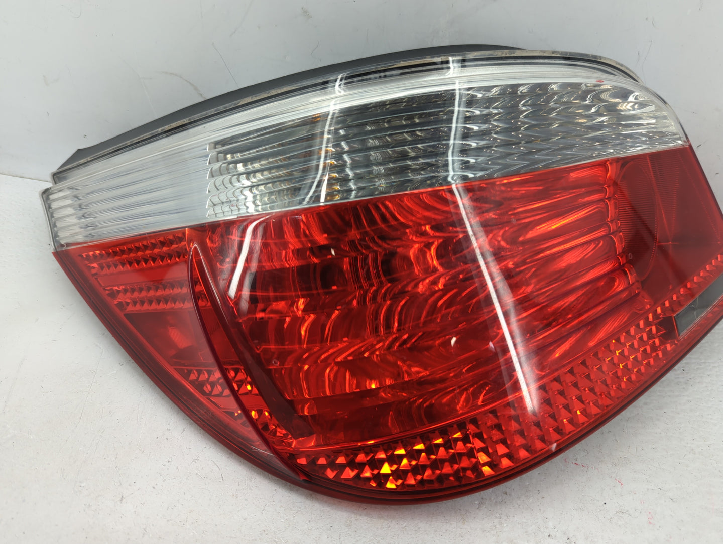 2004-2007 Bmw 525i Tail Light Assembly Driver Left OEM P/N:158237-03 Fits Fits 2004 2005 2006 2007 OEM Used Auto Parts - Oem