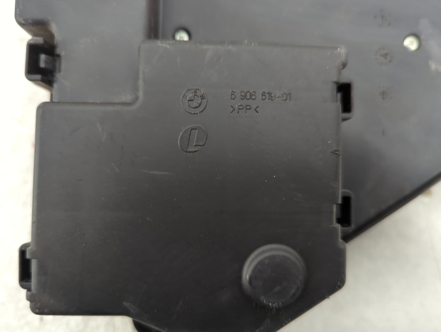 2006-2009 Bmw 550i Fusebox Fuse Box Panel Relay Module P/N:6906619-01 Fits Fits 2006 2007 2008 2009 2010 OEM Used Auto Parts
