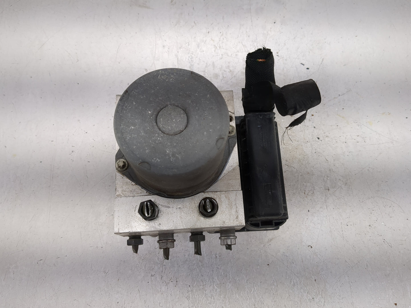 2006-2007 Bmw 550i ABS Pump Control Module Replacement P/N:0265236020 34516788550-01, 0265950666 Fits Fits 2006 2007 OEM Use