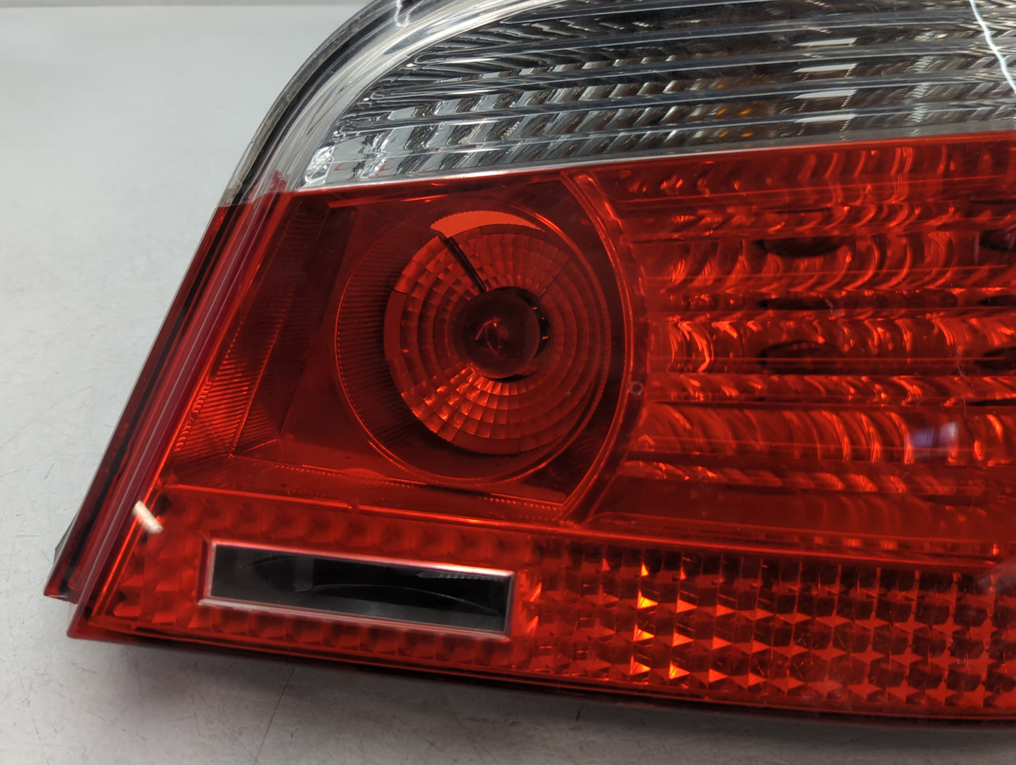 2006-2007 Bmw 550i Tail Light Assembly Passenger Right OEM P/N:7 165 740 Fits Fits 2004 2005 2006 2007 OEM Used Auto Parts -