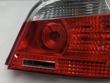 2006-2007 Bmw 550i Tail Light Assembly Passenger Right OEM P/N:7 165 740 Fits Fits 2004 2005 2006 2007 OEM Used Auto Parts