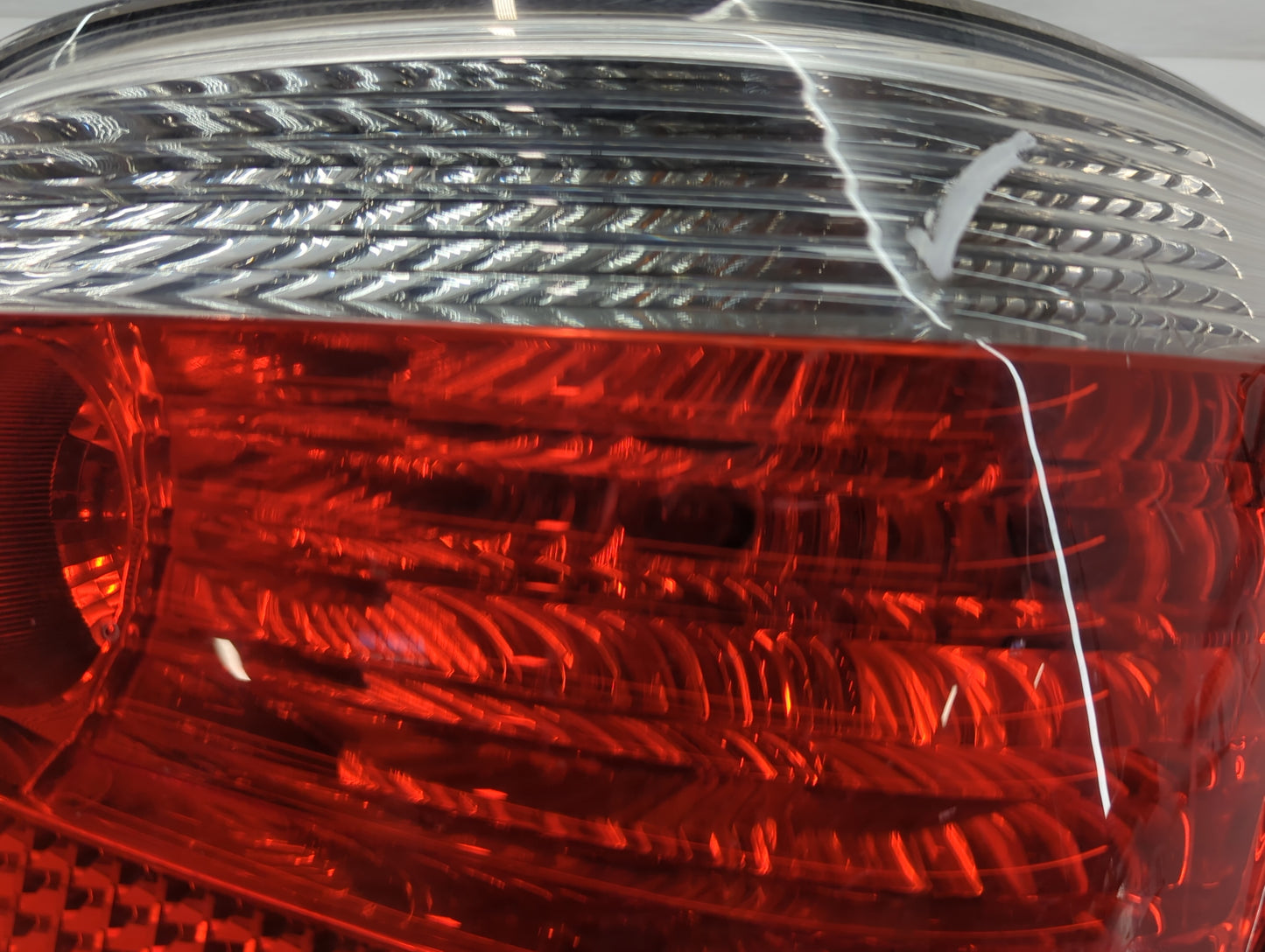 2006-2007 Bmw 550i Tail Light Assembly Passenger Right OEM P/N:7 165 740 Fits Fits 2004 2005 2006 2007 OEM Used Auto Parts -