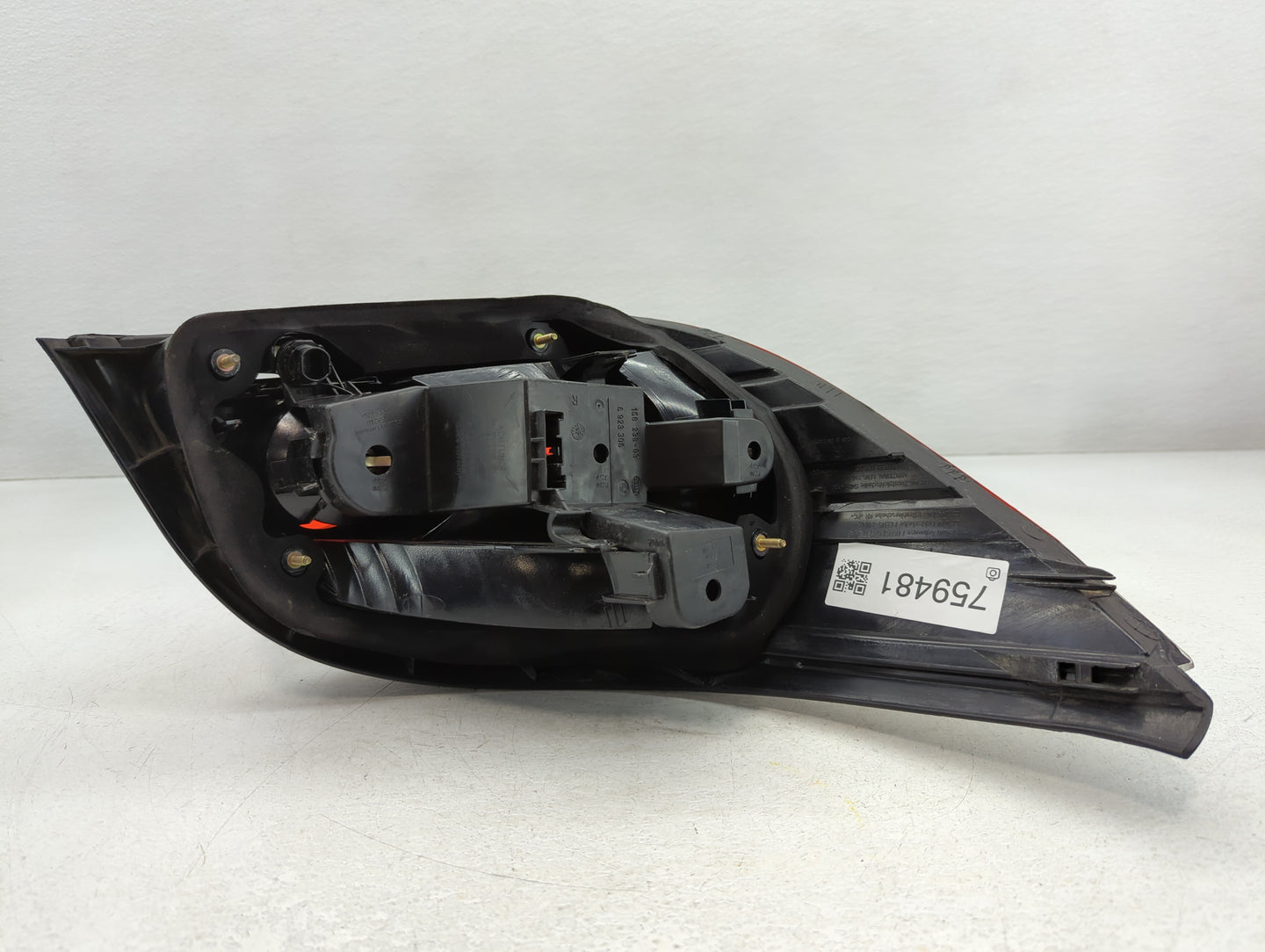 2006-2007 Bmw 550i Tail Light Assembly Passenger Right OEM P/N:7 165 740 Fits Fits 2004 2005 2006 2007 OEM Used Auto Parts -