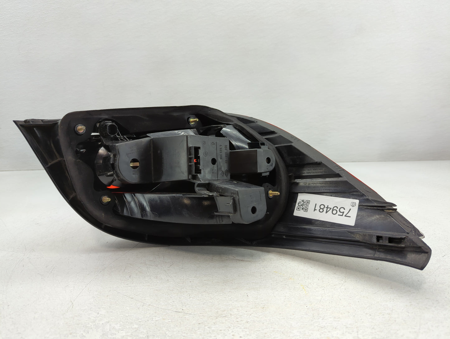 2006-2007 Bmw 550i Tail Light Assembly Passenger Right OEM P/N:7 165 740 Fits Fits 2004 2005 2006 2007 OEM Used Auto Parts -