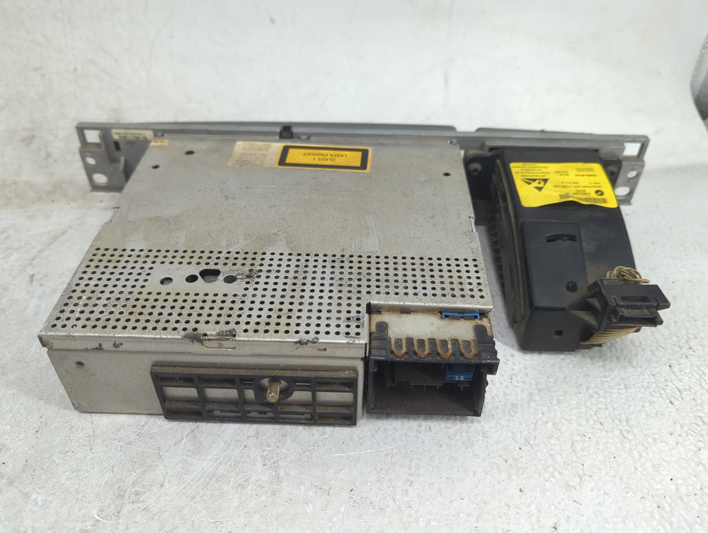 2006-2008 Bmw 750 Radio AM FM Cd Player Receiver Replacement P/N:6952345 6952346 Fits Fits 2006 2007 2008 OEM Used Auto Part