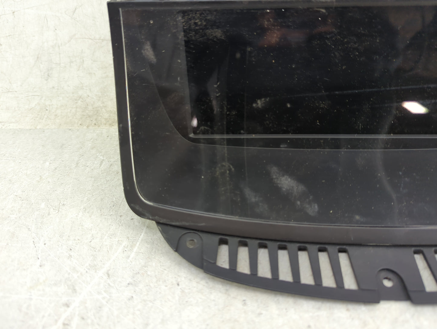 Bmw 750 Information Display Screen - Oemusedautoparts1.com