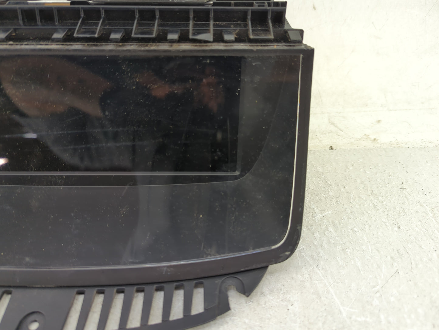 Bmw 750 Information Display Screen - Oemusedautoparts1.com
