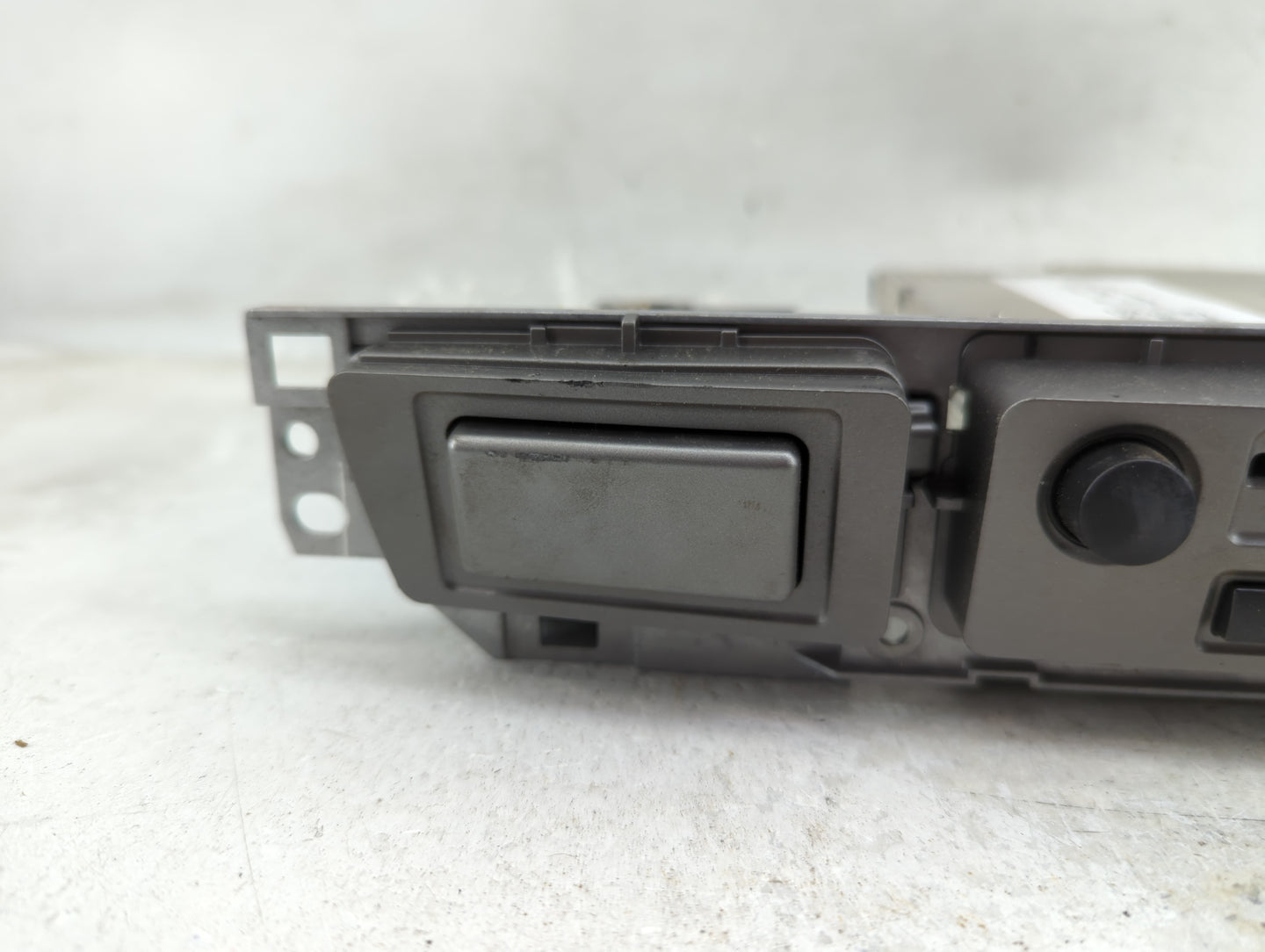 2006-2008 Bmw 750 Radio AM FM Cd Player Receiver Replacement P/N:9150992 659377663891 Fits Fits 2006 2007 2008 OEM Used Auto