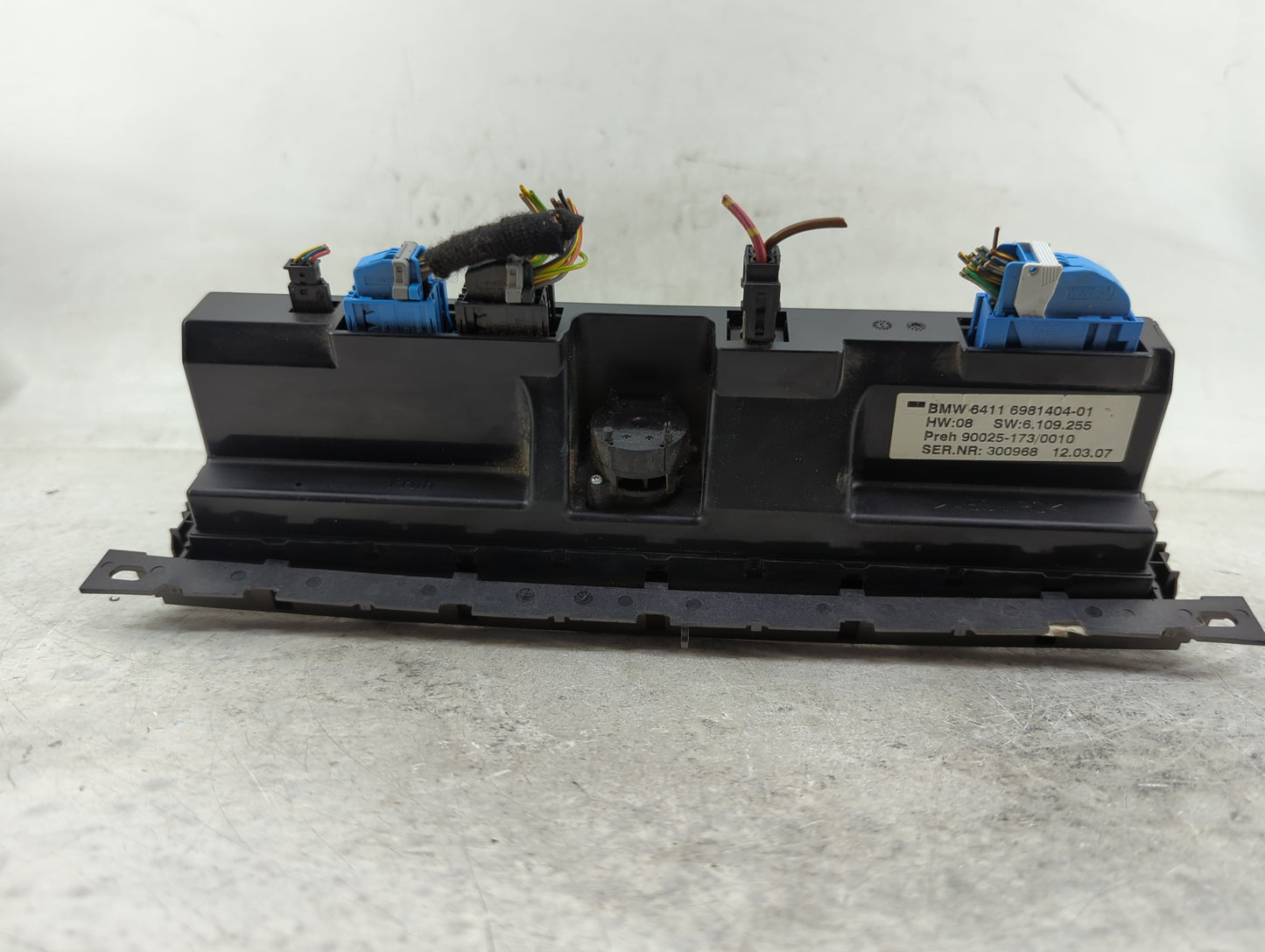 2006-2008 Bmw 750i Climate Control Module Temperature AC/Heater Replacement P/N:6981404-01 Fits Fits 2006 2007 2008 OEM Used