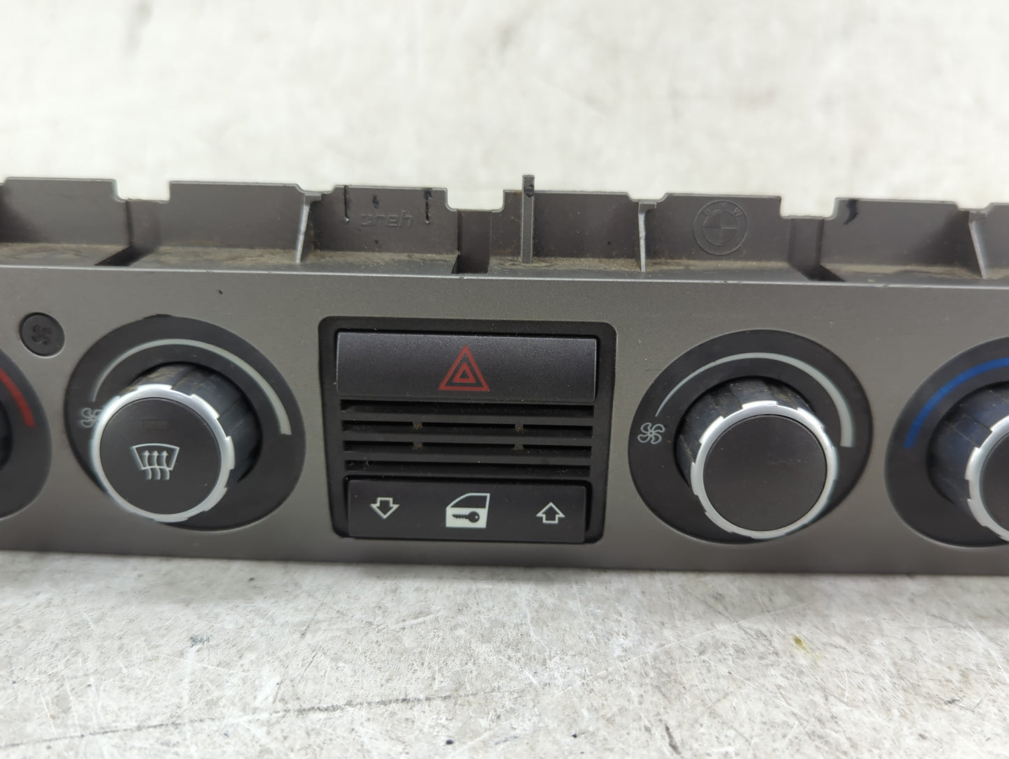 2006-2008 Bmw 750i Climate Control Module Temperature AC/Heater Replacement P/N:6981404-01 Fits Fits 2006 2007 2008 OEM Used