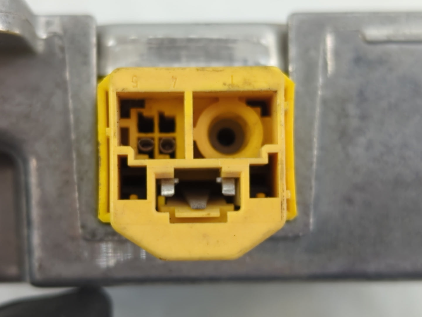 2006-2008 Bmw 750i Body Control Module Bcm Inner Cabin Fuse Box 28046336 - Oemusedautoparts1.com