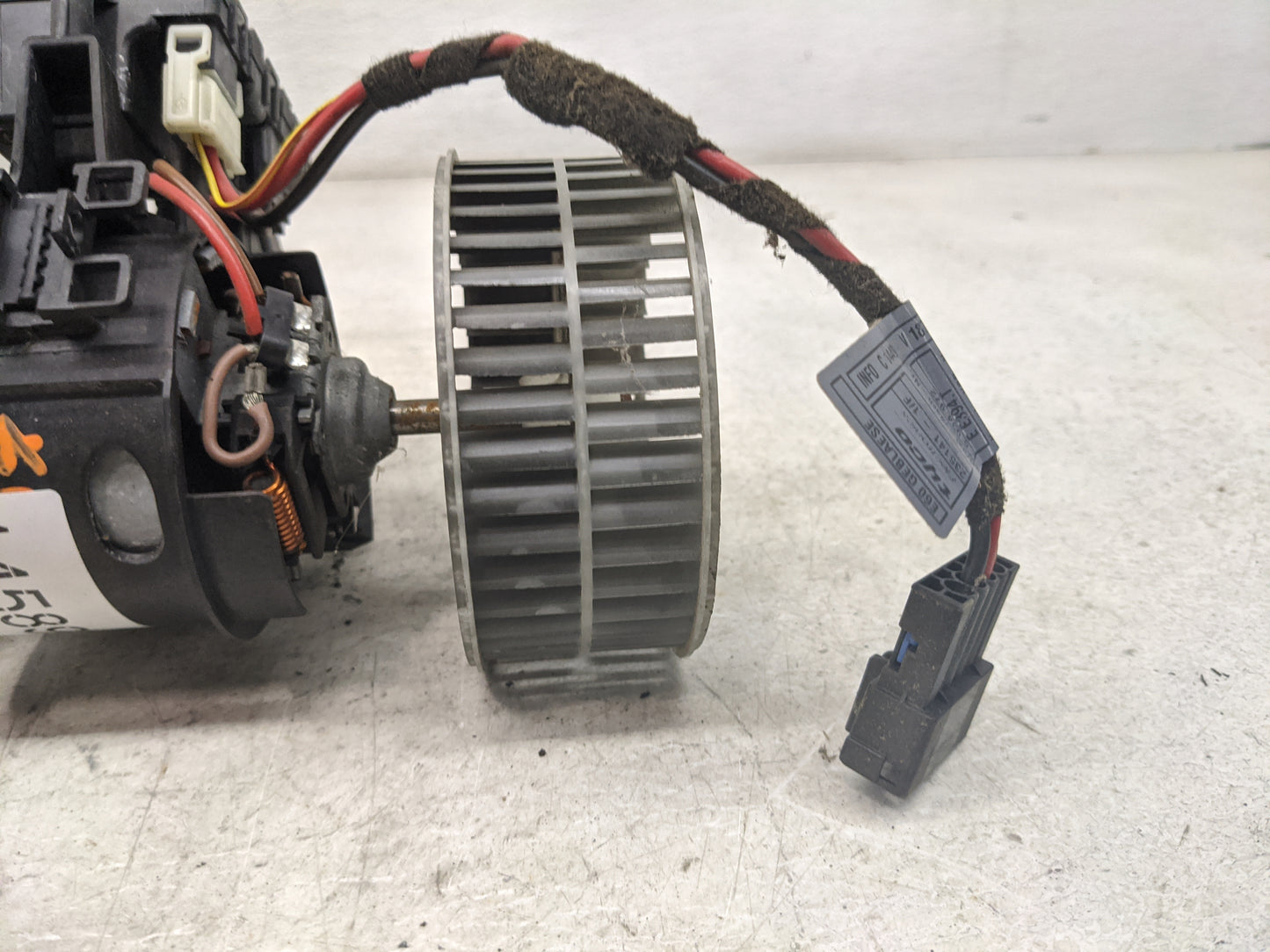 2006-2010 Bmw M6 Heater AC Blower Motor P/N:6934972 235141-1/F, E39421 Fits Fits 2004 2005 2006 2007 2008 2009 2010 OEM Used