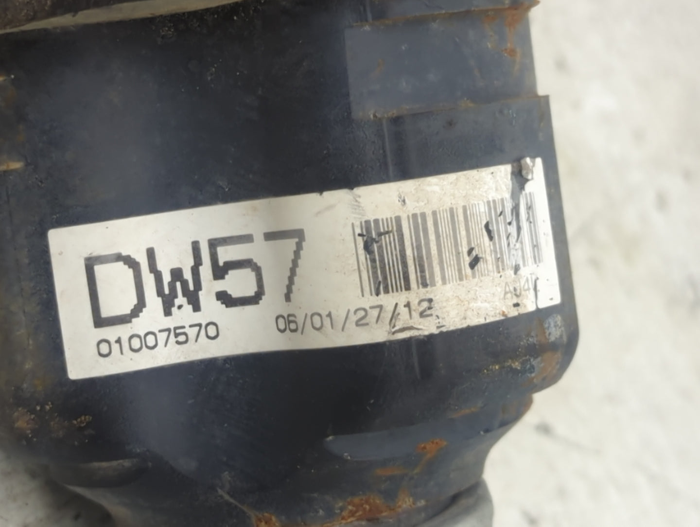 2004-2007 Bmw X3 Axle Shaft Front Driver Cv C/v - Oemusedautoparts1.com