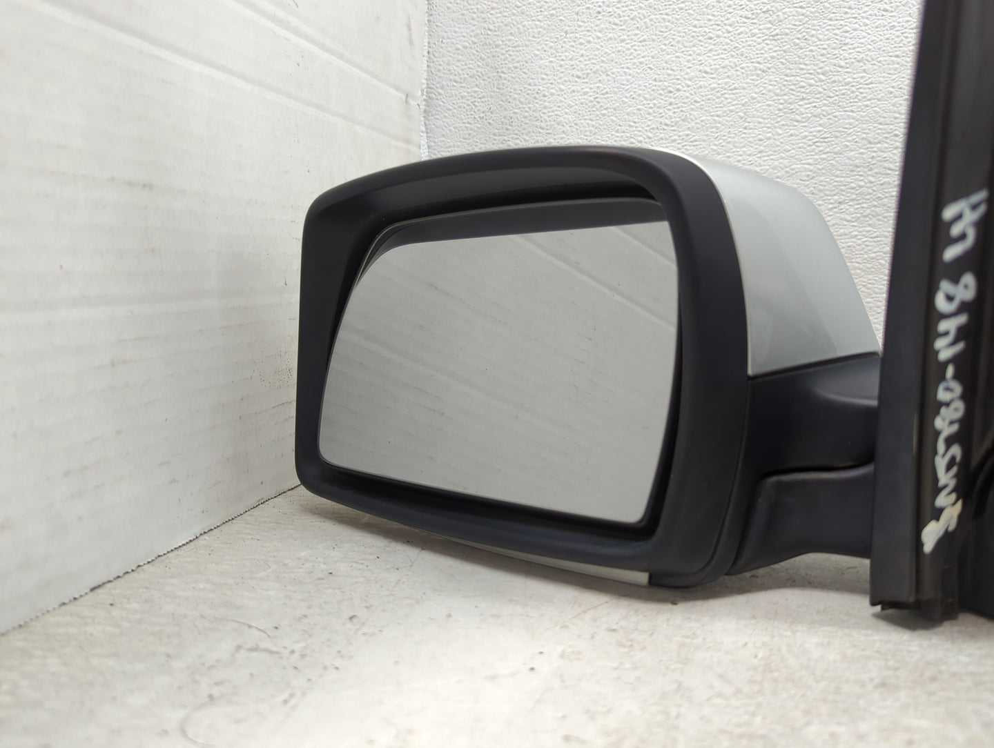 2007-2009 Bmw X3 Driver Side View Mirror - Left Door Mirror OEM Used - Oemusedautoparts1.com