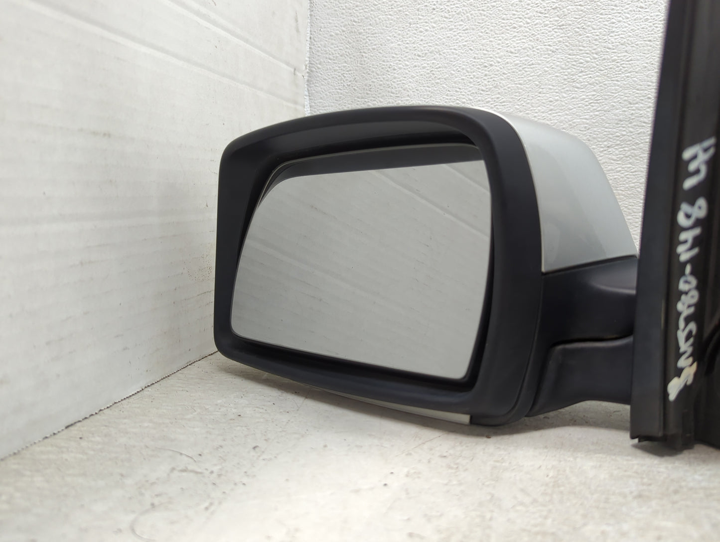 2007-2009 Bmw X3 Driver Side View Mirror - Left Door Mirror OEM Used - Oemusedautoparts1.com