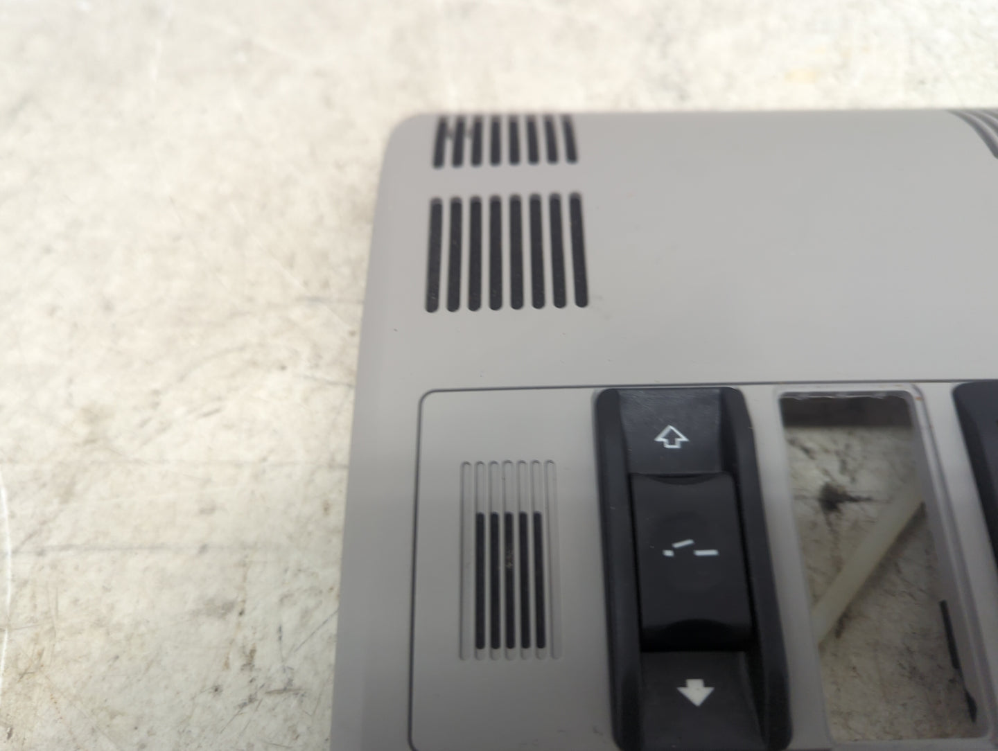 2007 Bmw X3 Overhead Roof Console Gray - Oemusedautoparts1.com