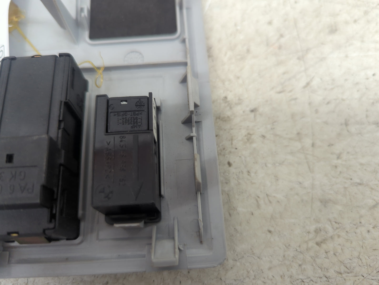 2007 Bmw X3 Overhead Roof Console Gray - Oemusedautoparts1.com
