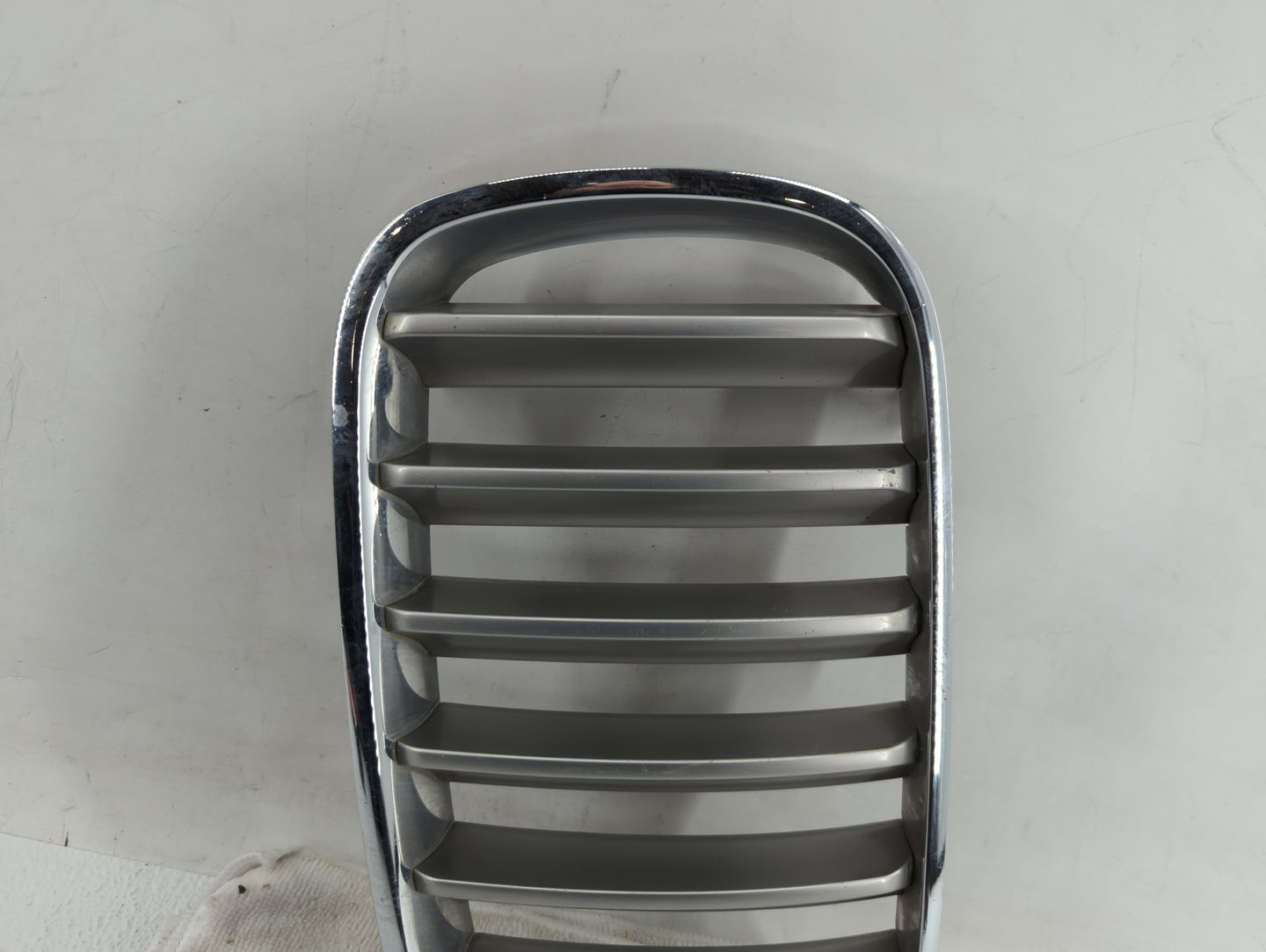 2007-2010 Bmw X3 Front Grille Bumper Not Included - Oemusedautoparts1.com