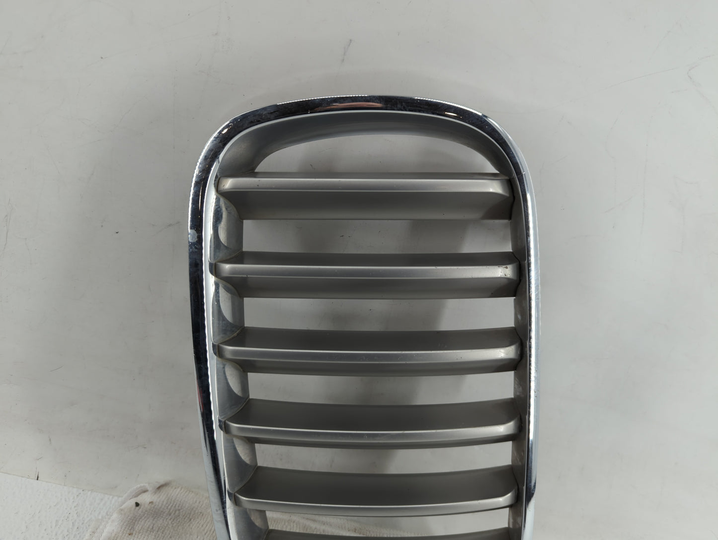 2007-2010 Bmw X3 Front Grille Bumper Not Included - Oemusedautoparts1.com