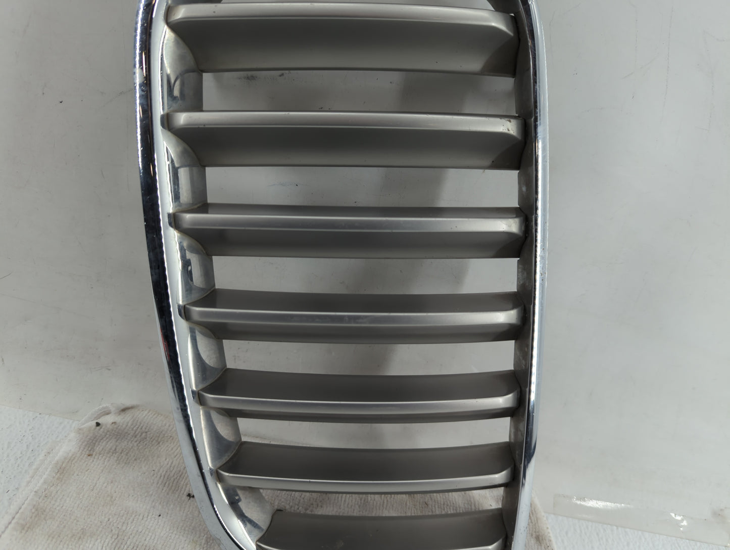 2007-2010 Bmw X3 Front Grille Bumper Not Included - Oemusedautoparts1.com