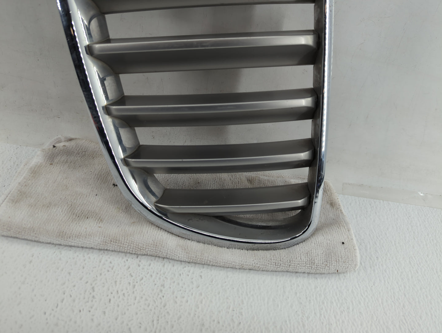 2007-2010 Bmw X3 Front Grille Bumper Not Included - Oemusedautoparts1.com
