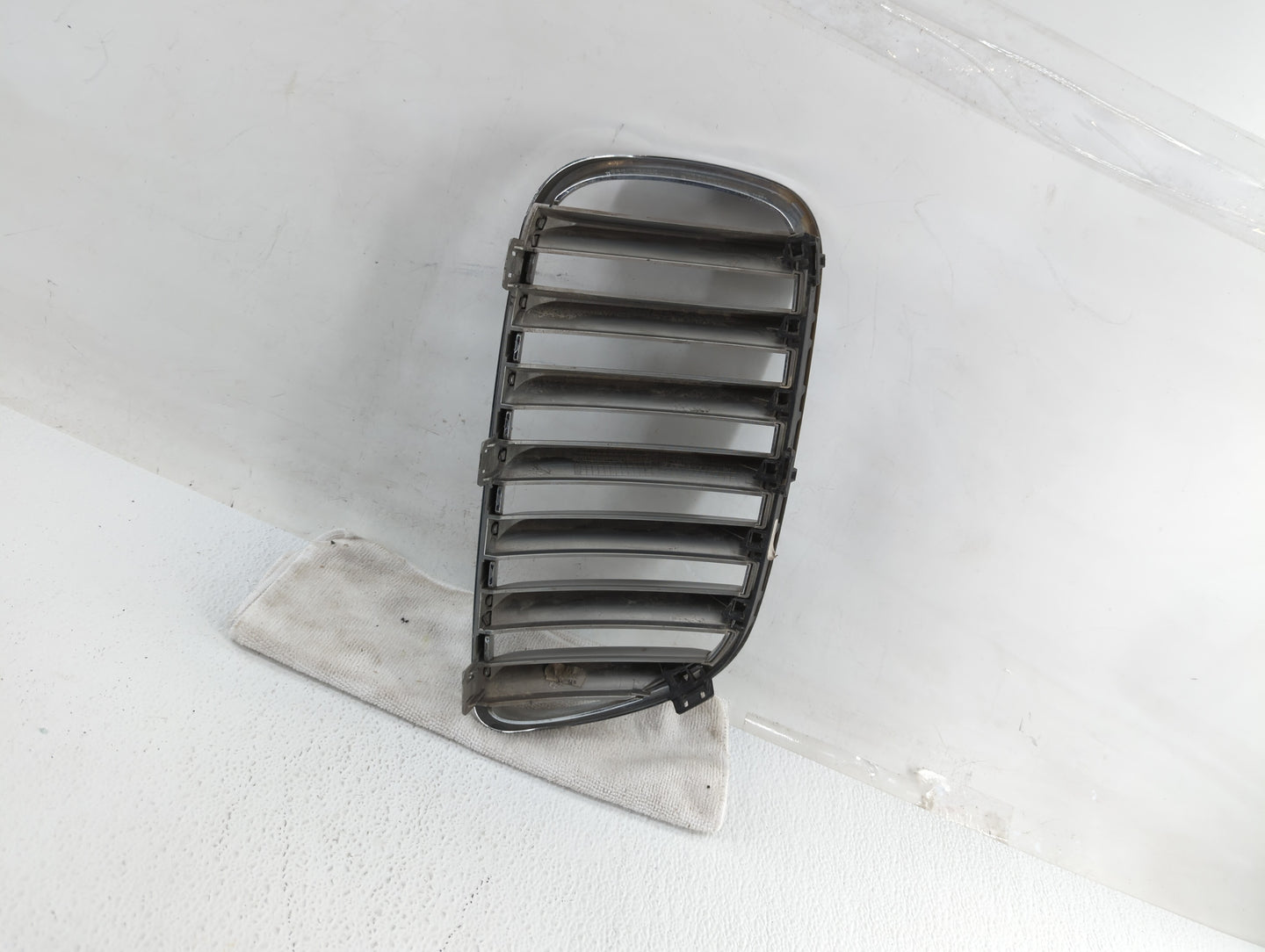 2007-2010 Bmw X3 Front Grille Bumper Not Included - Oemusedautoparts1.com