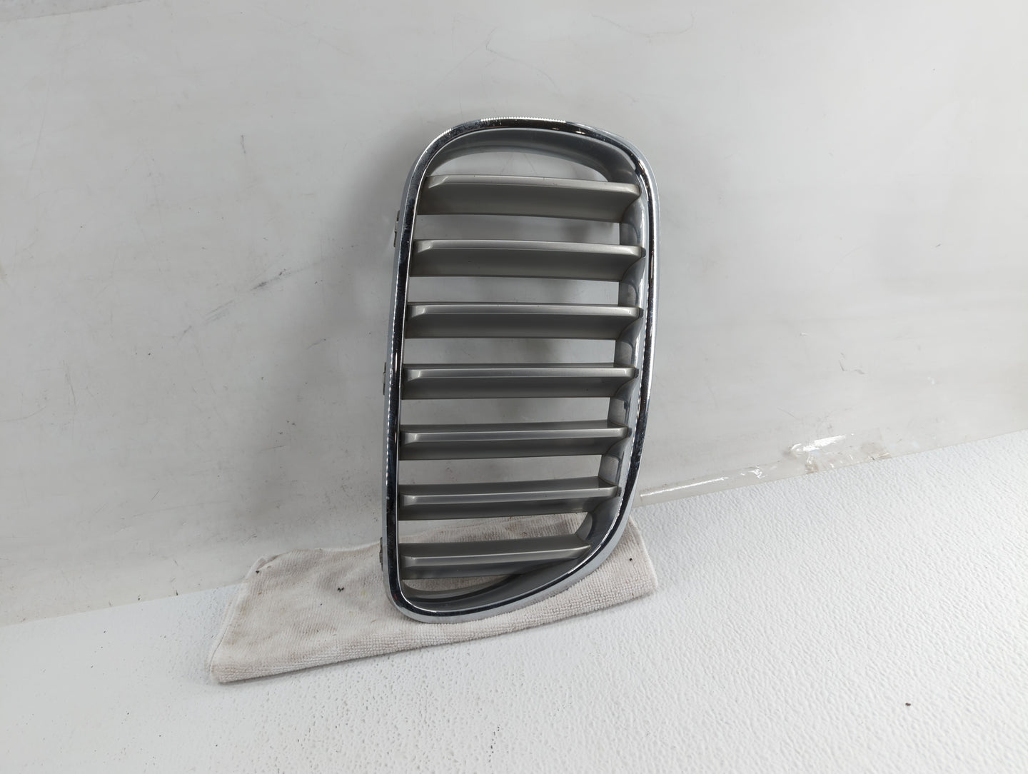 2007-2010 Bmw X3 Front Bumper Grille Cover - Oemusedautoparts1.com