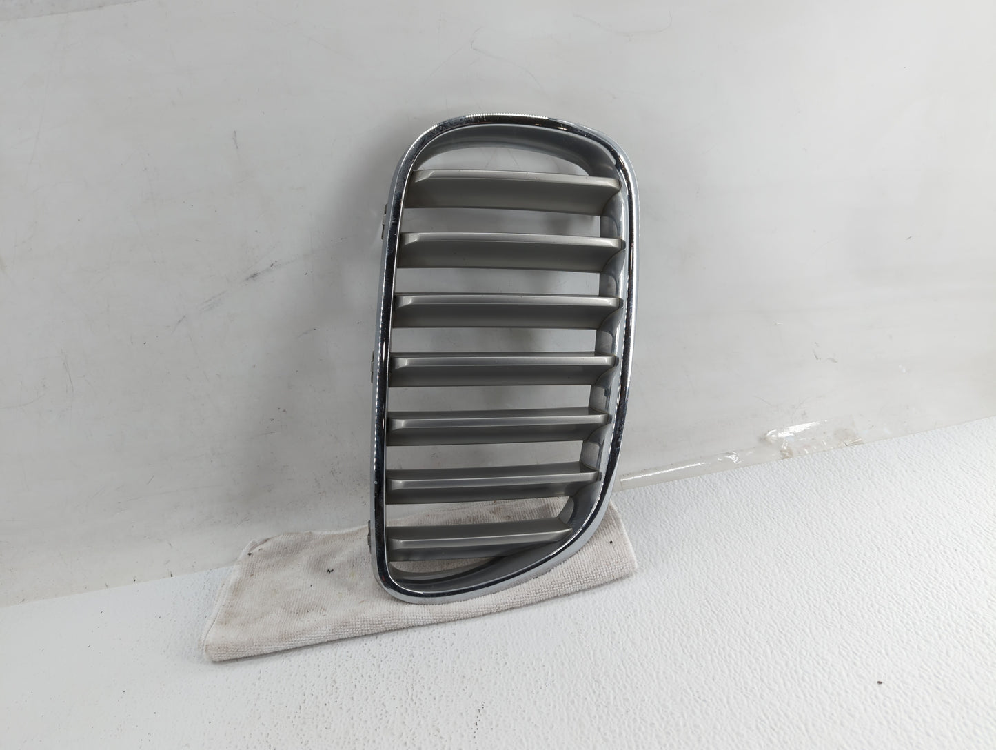 2007-2010 Bmw X3 Front Bumper Grille Cover - Oemusedautoparts1.com
