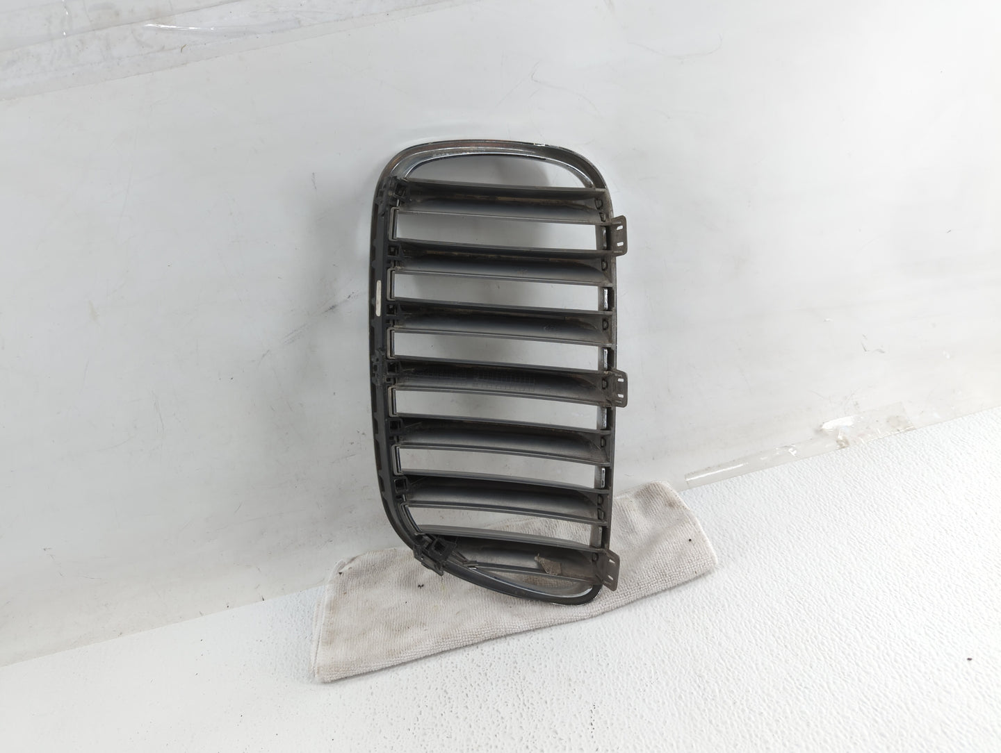 2007-2010 Bmw X3 Front Bumper Grille Cover - Oemusedautoparts1.com