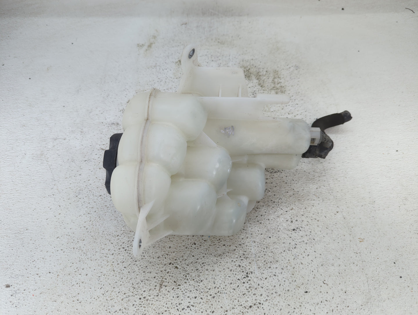 2007-2018 Bmw X5 Radiator Coolant Overflow Expansion Tank Bottle 1432540 - Oemusedautoparts1.com