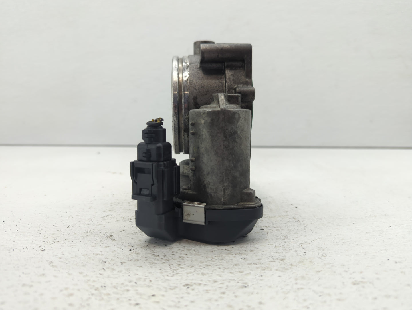 2007-2010 Bmw X5 Throttle Body P/N:A2C53112155 Fits Fits 2007 2008 2009 2010 2011 2012 2013 OEM Used Auto Parts - Oemusedaut