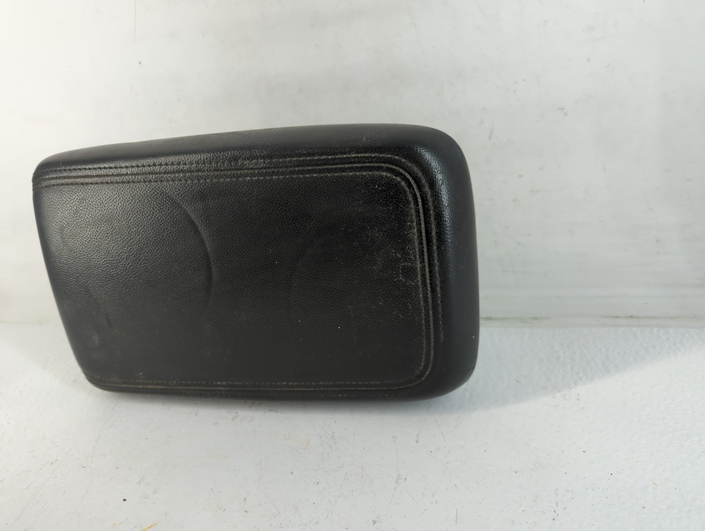 2007 Bmw Z4 Center Console Armrest Cover Lid Fits OEM Used Auto Parts - Oemusedautoparts1.com