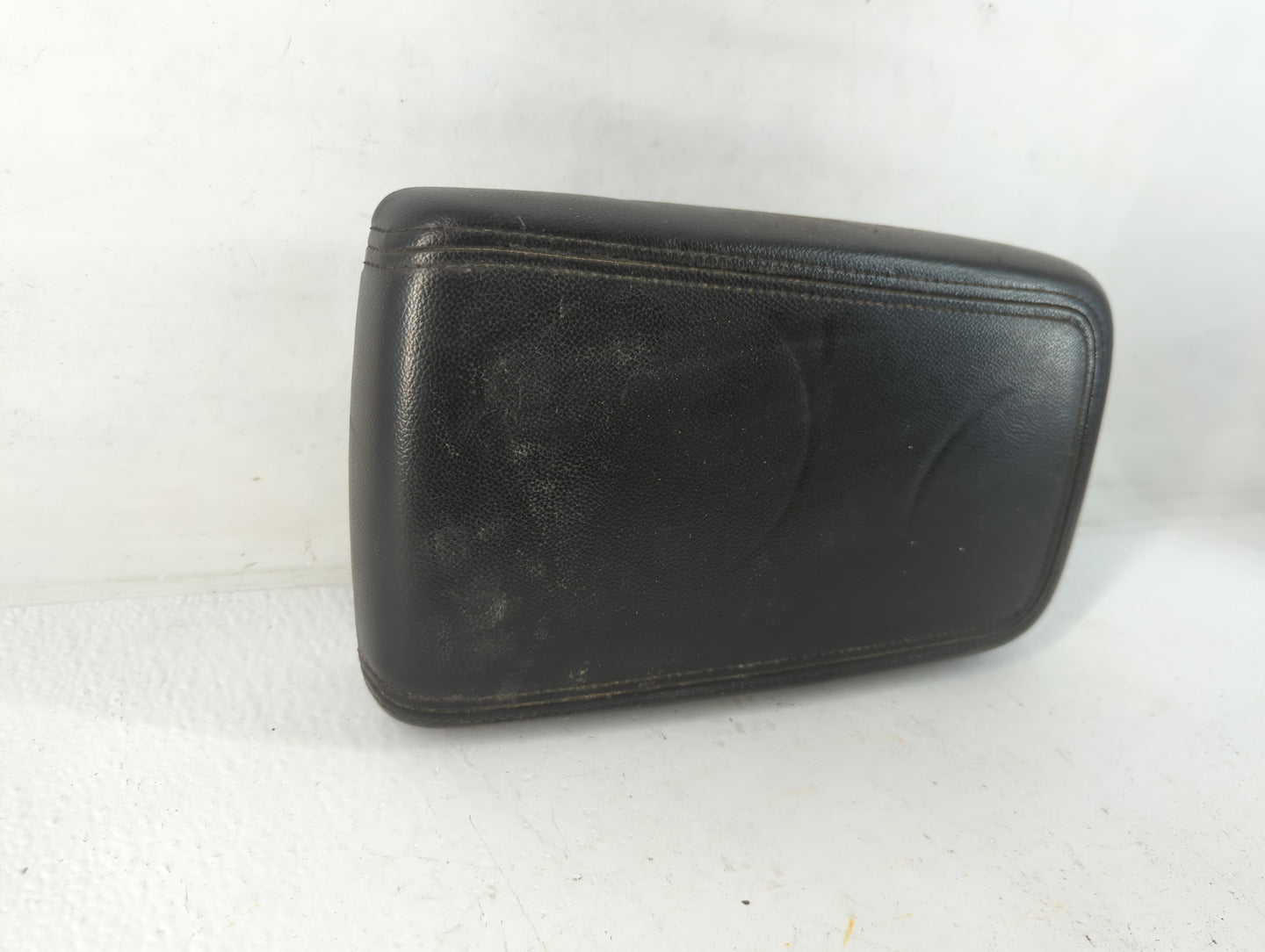 2007 Bmw Z4 Center Console Armrest Cover Lid Fits OEM Used Auto Parts - Oemusedautoparts1.com